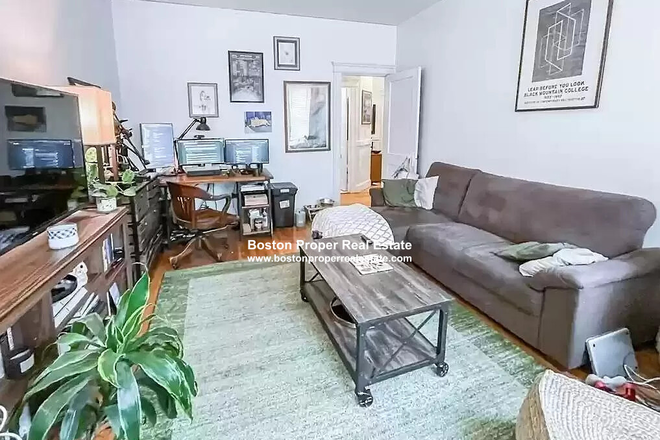 a - Can even be used as a 2 bedroom Condo