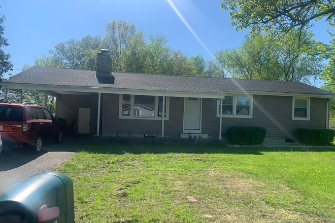 Street View - Semi-furnished, Graduate-Preferred Housing 10 Mins. from Bus in Residential Area-Utilities Included