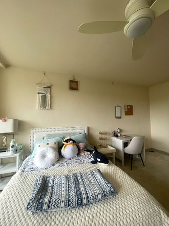 bedroom - Riverhouse Apartments