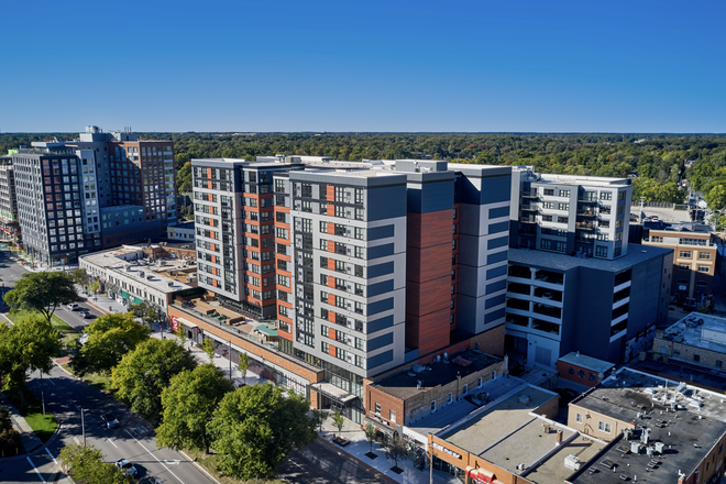 Building/Location - Landmark on Grand River Apartments
