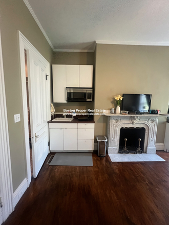 a - Furnished studio in middle of Back Bay Apartments