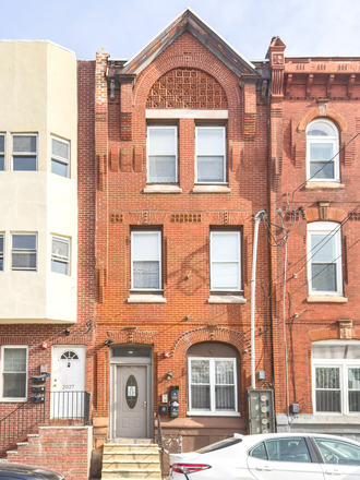 Exterior - 2025 N 15th Street - BiLevel 3 Bed 2 Bath with Huge Private Backyard