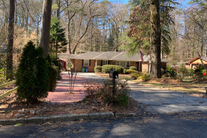 1448 Fama Drive Atlanta - Fama subdivisions off North Druid Hill & LaVista drive, opposite Toco Hill shopping malls, easily ac