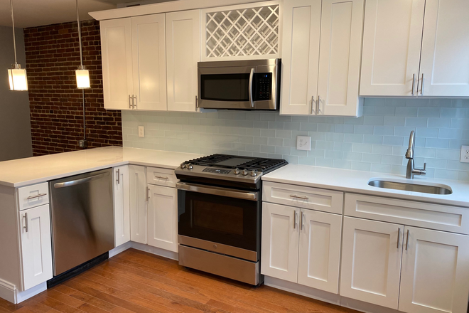 Kitchen - Chelsea St 2 Bed East Boston