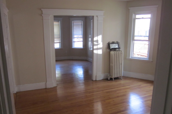 Living - 7 Bed 2 Bath NO BROKERS FEE!!!!!! Apartments