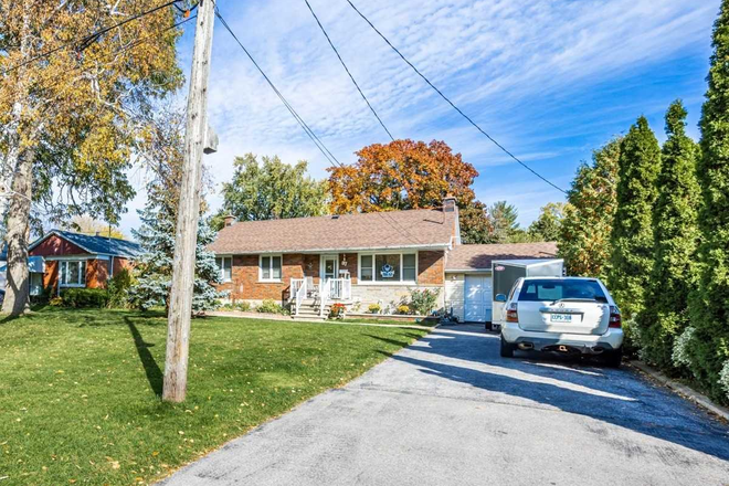 street view - 2 bed, 1 bath basement with ensuite laundry, parking & backyard. Near U of T, TTC & Hwy 401.