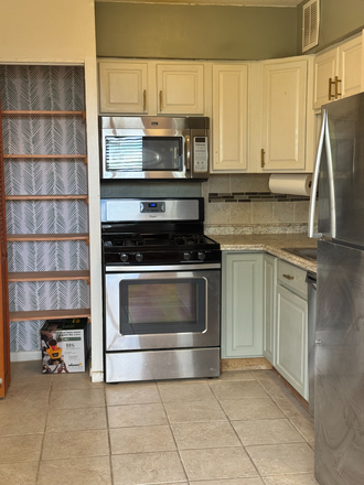 kitchen - 1 bed/1bath Condo with View close to campus