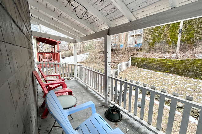Deck - 4 Bed 1 Bath In Unit Laundry Mission Hill Apartments