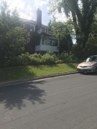Side of House - Room in a family home, minutes from campus, utilities included
