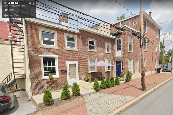 exterior - 1 bedroom quiet unit in town for 1 student with parking