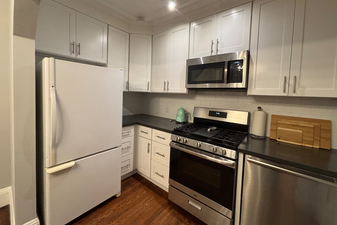 kitchen - 2003 fulton st Apartments