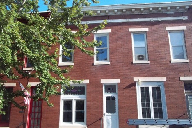 View of front of house - Room for Rent in Fully Furnished Rowhouse in Charles Village