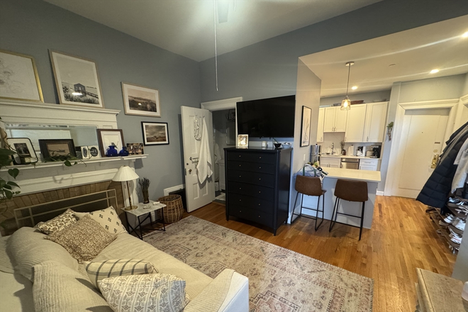 . - Renovated 2 Bed / 1 Bath w/ HEAT&HOT WATER INCLUDED!! Avail. 9/1/26!! Apartments