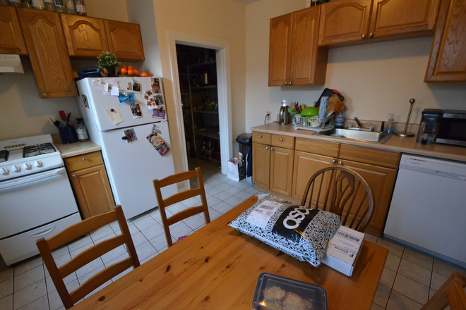 103 Hemenway St - NO Broker's Fee!! - Avail 9/1 - Great location!! GORGEOUS, BRIGHT & IMPRESSIVE HUGE 3 Bed Split (4