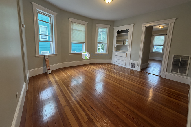 1 - AVAIL NOW – Somerville 3 Bed with Hardwood Floors, Porch & Parking! No Broker Fees!