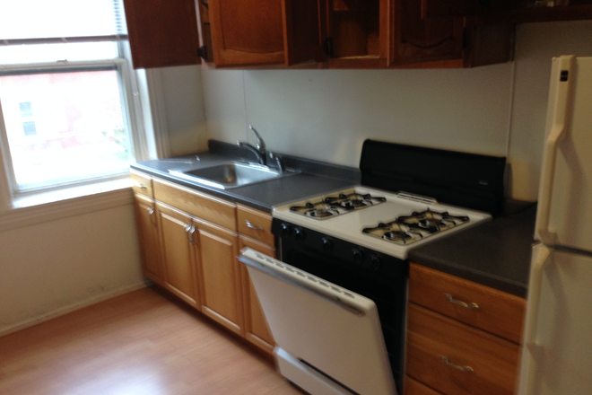 Kitchen - 2 Bedroom Apartment on Drexel Campus
