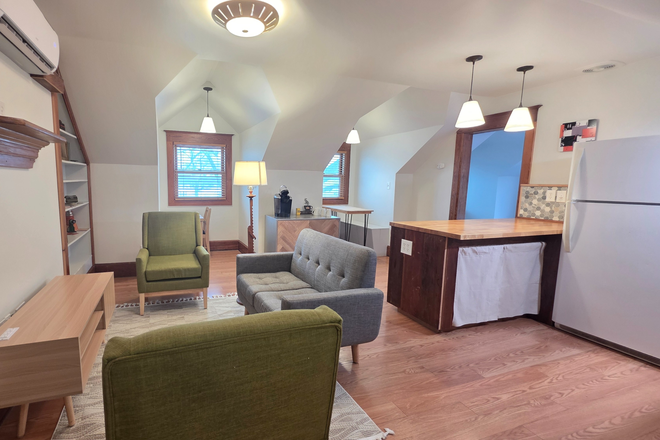 Overview - 1 Bedroom Apartment - private entrance - rural setting
