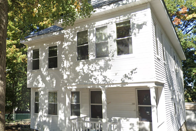 street view (top unit) - Winter Break Sublease! Super close to BC shuttle, bus 65, and green line sutherland road stop Duplex