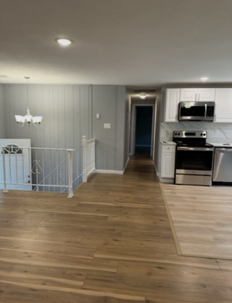Hall - Beautiful Renovated 3BR si gle family home – 10 Minutes from UConn