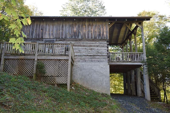 - Sugar Mountain Cabin Home! Large, Finished Basement!