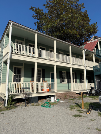 Front view - Historic Downtown Gem - Walk to MUSC! House
