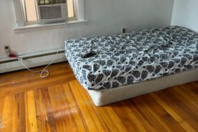 Bedroom (mattress and mattress stand can be included) - Huge Room Available on Hillsdale Road, Somerville in 5 BD / 2 BR Apartments