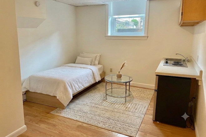 STUDIO - NO BROKER FEE - UNFURNISHED STUDIO AT 405 BEACON STREET AVAILABLE NOW Apartments