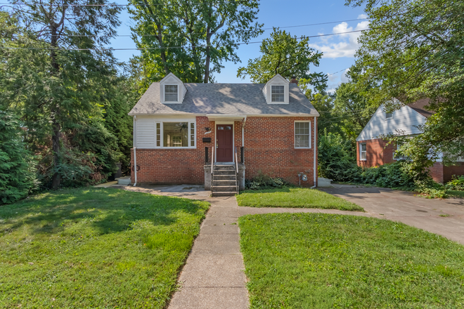 Street view - 5015 Blackfoot Place: 5 bedroom, 3 bath house close to public transportation