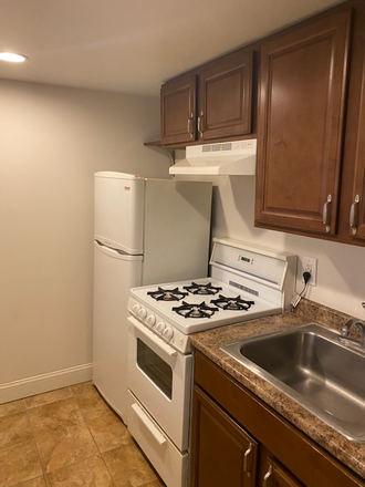 Kitchen - Comm Ave 1 Bed Kenmore Sq Mins to the T Apartments