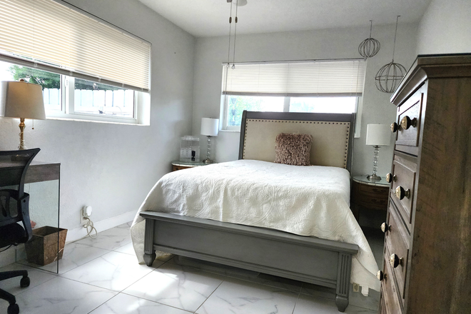 room - East Boca Fully Furnished Room House