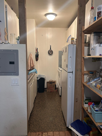 Kitchen - Le Conte Walk Apartments