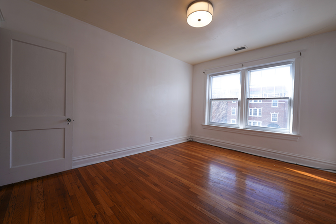 Bedroom - 724 Heman #2 Apartments