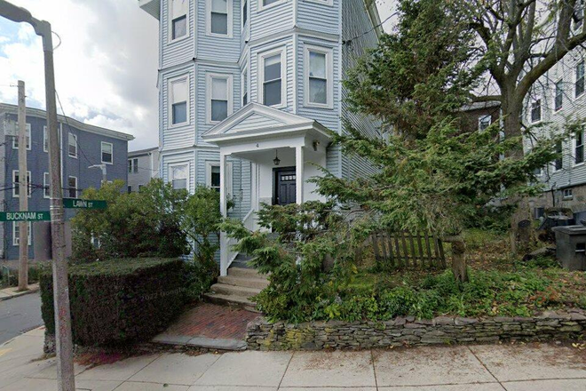 Outside front door, message for more pictures - 4 bed Mission Hill Apt - looking for 2 more