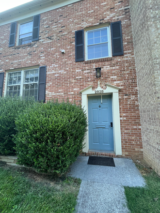 Front door - Hethwood Townhome Newly Renovated (2022)