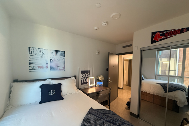 Bedroom - Bedroom in 4 Bed, 2 Bath Lightview Apartment (by Northeastern Campus)