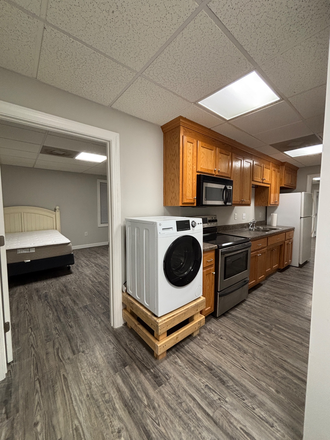 Laundry/Kitchen - furnished 2 bedroom apt walking distance to campus
