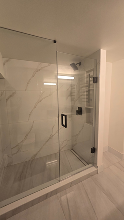 Shower room - ​Bright Furnished 1BR+Den Walk-out Suite near UTM | Utilities Incl.
