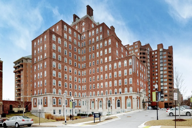 Outside of the building - The Academy on Charles 4BD/4BA (Relet)