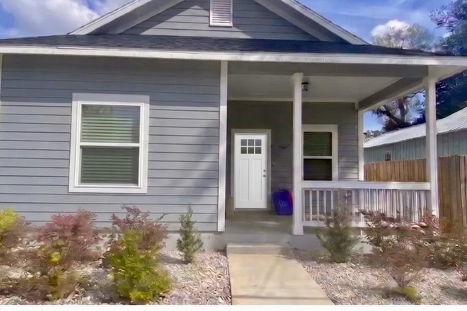 House Front - Single Family Home - Walking distance to UF
