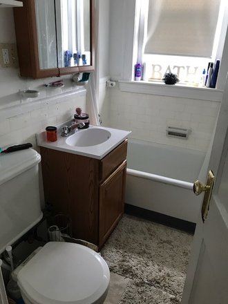 Hub Realty - Front one bedroom with large kitchen, in Allston Apartments