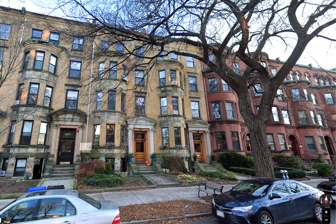 Visit hubrealtyproperties.com - Handy studio in small clean brownstone, the green line T, on Beacon St Apartments