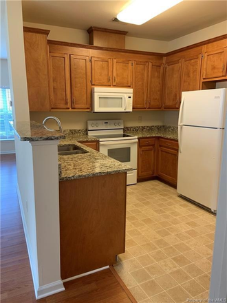 Kitchen - Rooms at Pocahontas Square