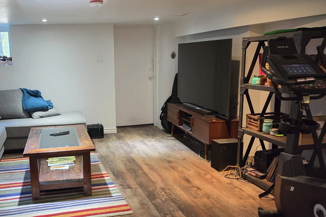 living room - One-bedroom basement apartment - great location!
