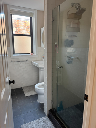 Bathroom - 2026 Summer Sublet-Shared double bedroom in spacious 7 person apartment