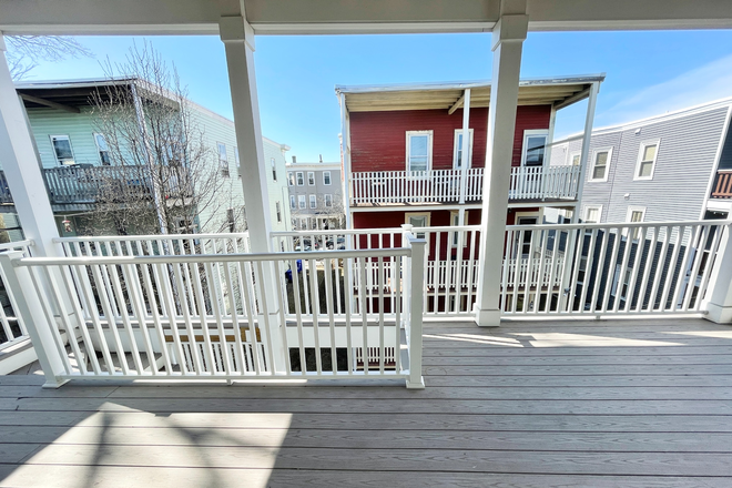 porch - Gorgeous newly renovated 5-bedroom, 2-bath apartment on Newport St in Dorchester.