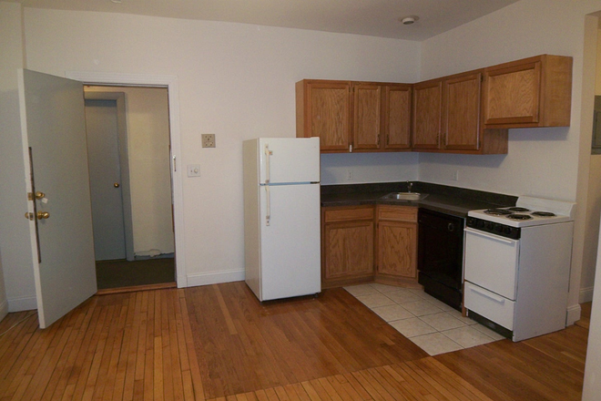 living room - Comfortable Roomy 2 BR on Symphony Avail 9/1/26 Apartments