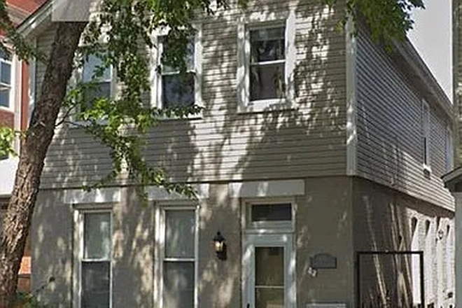Outside Street - 905 South Aberdeen Street - 1F, looking for lease takeover