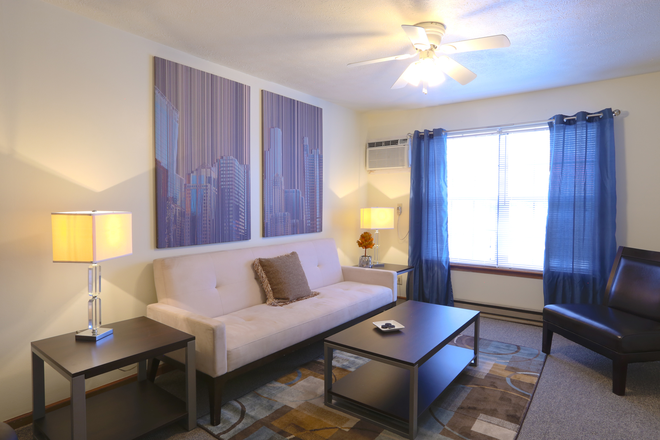 Living Room - Close to Campus Spacious Apartment