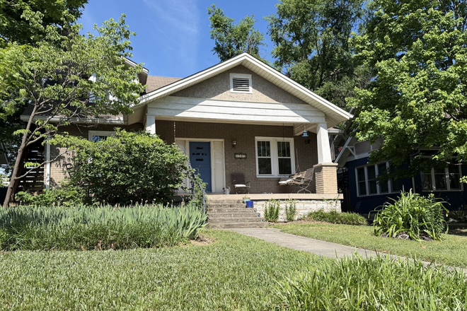 Outside street view - 1-Bedroom apt, 10-min walk to Vanderbilt & Hillsboro Village