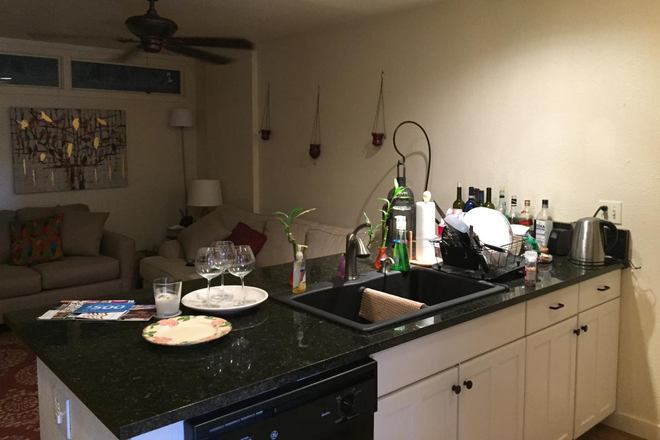 Kitchen - 1200 College Townhomes Fall Pre-lease